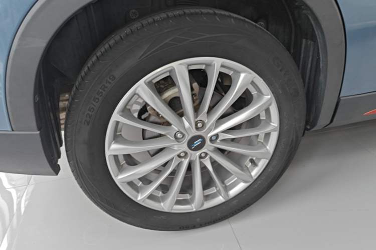Used CHANGAN OSHAN X7 PLUS 2022 1.5T Blue Whale Edition Automatic Prestige Version Right Rear Wheel Hub