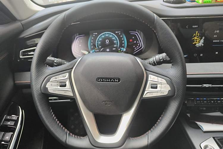 Used CHANGAN OSHAN X7 PLUS 2022 1.5T Blue Whale Edition Automatic ZhiZun Model Steering Wheel