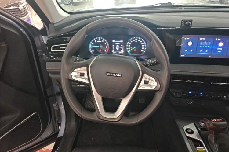 Used CHANGAN OSHAN X7 PLUS 2022 1.5T Blue Whale Edition Automatic Luxury Trim Steering Wheel