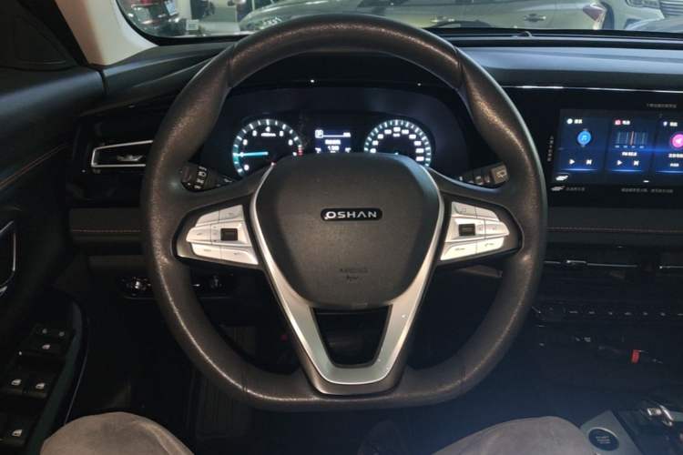 Used CHANGAN OSHAN X7 PLUS 2022 1.5T Blue Whale Edition Automatic Luxury Trim Steering Wheel