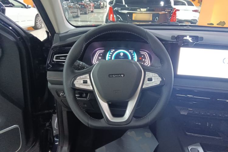 Used CHANGAN OSHAN X7 PLUS 2022 1.5T Blue Whale Edition Automatic ZhiZun Model Steering Wheel