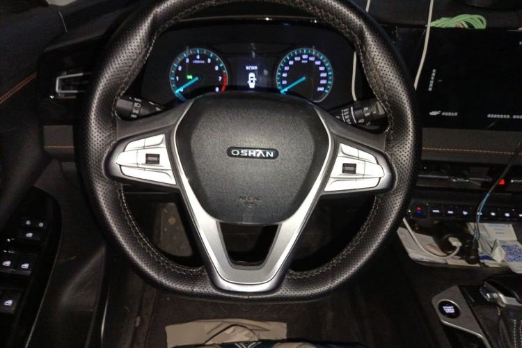 Used CHANGAN OSHAN X7 PLUS 2022 1.5T Blue Whale Edition Automatic Luxury Trim Steering Wheel