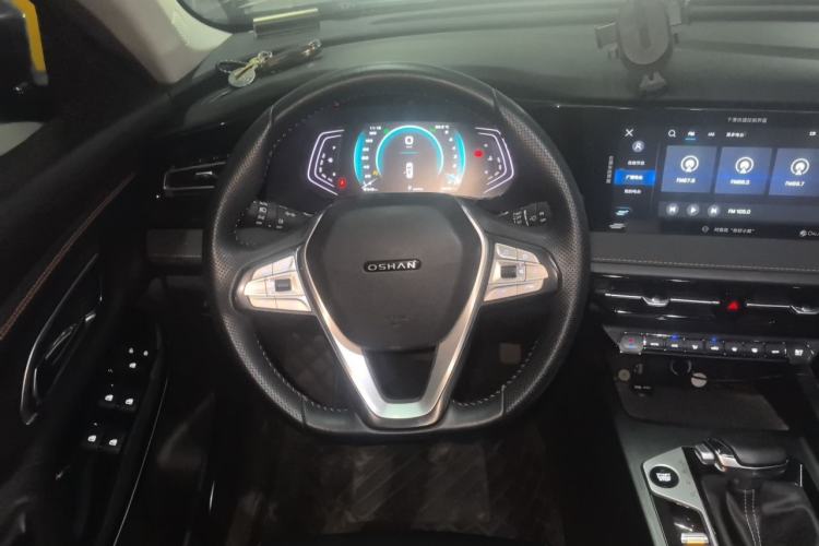 Used CHANGAN OSHAN X7 PLUS 2022 1.5T Blue Whale Edition Automatic Prestige Version Steering Wheel