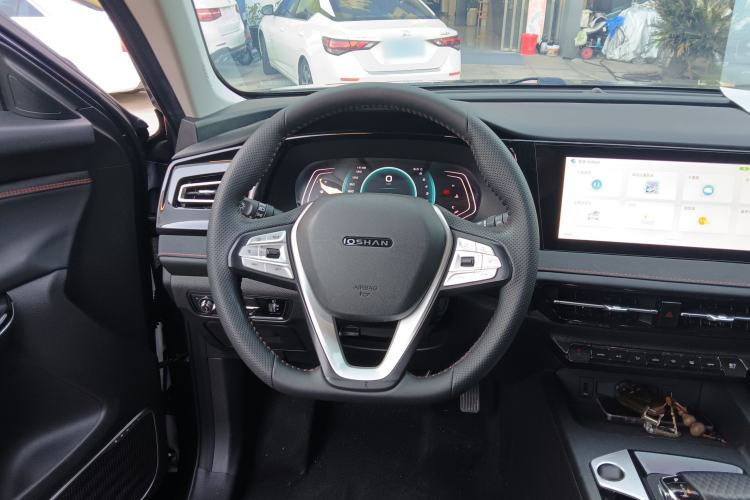 Used CHANGAN OSHAN X7 PLUS 2022 1.5T Blue Whale Edition Automatic ZhiZun Model Steering Wheel