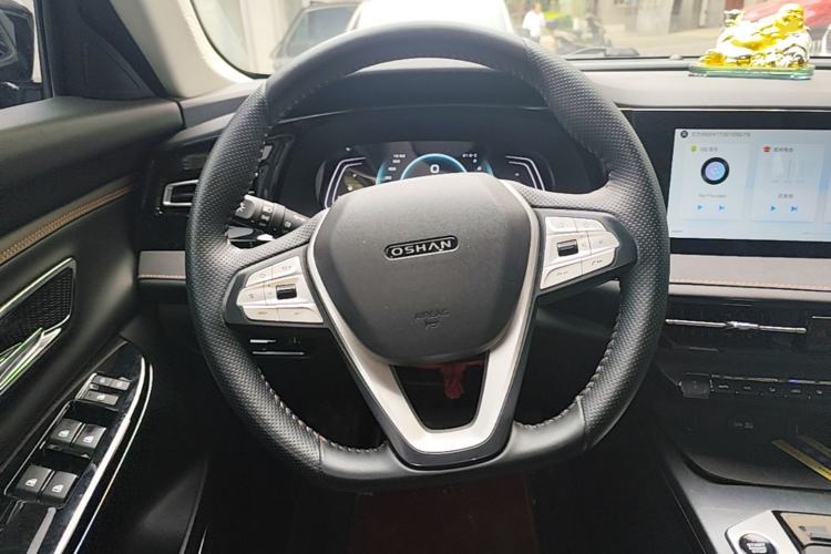 Used CHANGAN OSHAN X7 PLUS 2022 1.5T Blue Whale Edition Automatic ZhiZun Model Steering Wheel