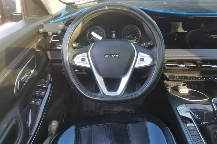Used CHANGAN OSHAN X7 PLUS 2022 1.5T Manual Luxury Version Steering Wheel