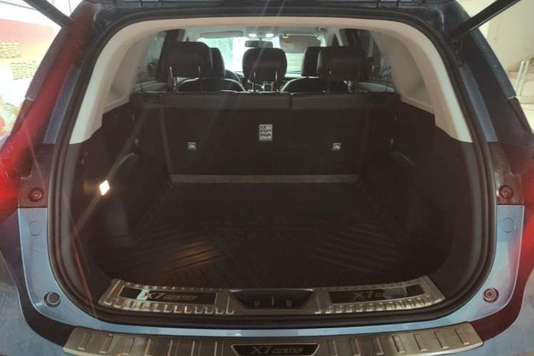 Used CHANGAN OSHAN X7 PLUS 2022 1.5T Blue Whale Edition Automatic Geeker Navigation Model Trunk