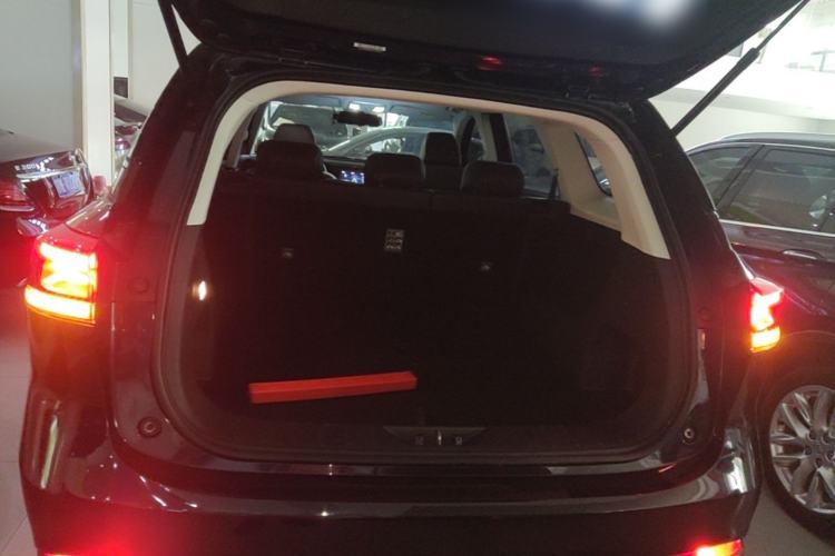 Used CHANGAN OSHAN X7 PLUS 2022 1.5T Blue Whale Edition Automatic Luxury Trim Trunk
