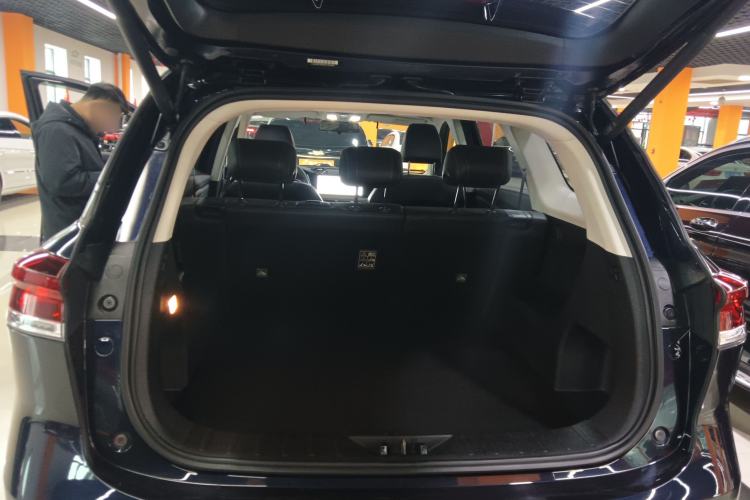 Used CHANGAN OSHAN X7 PLUS 2022 1.5T Blue Whale Edition Automatic ZhiZun Model Trunk