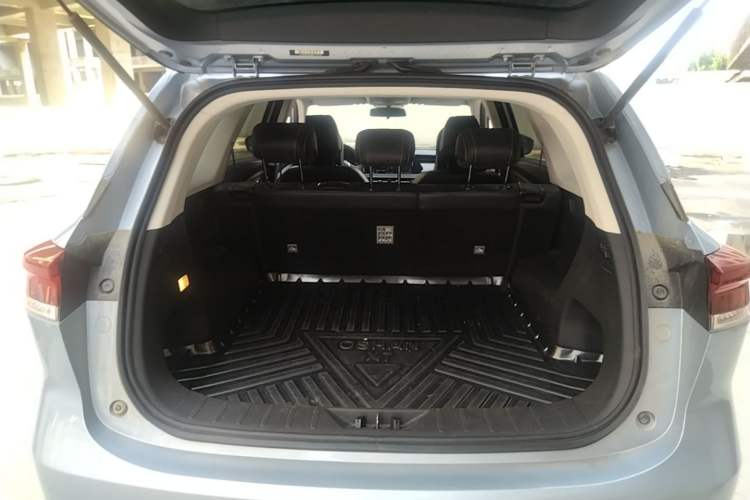 Used CHANGAN OSHAN X7 PLUS 2022 1.5T Blue Whale Edition Automatic Prestige Version Trunk