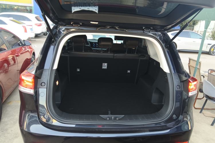 Used CHANGAN OSHAN X7 PLUS 2022 1.5T Blue Whale Edition Automatic ZhiZun Model Trunk