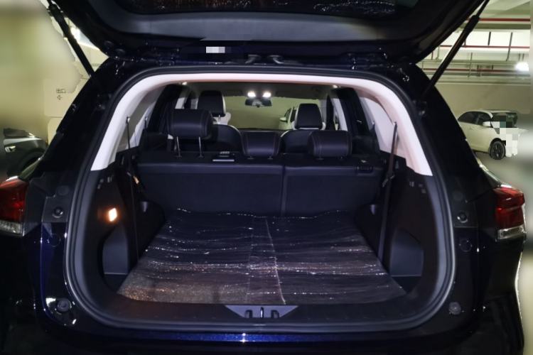 Used CHANGAN OSHAN X7 PLUS 2022 1.5T Blue Whale Edition Automatic Prestige 7-Seater Trunk