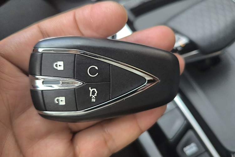 Used CHANGAN OSHAN X7 PLUS 2022 1.5T Blue Whale Edition Automatic ZhiZun Model Vehicle Key