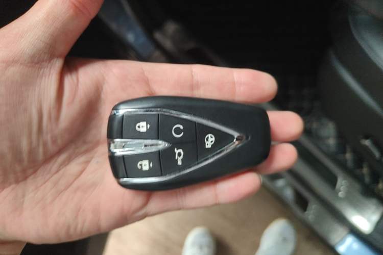 Used CHANGAN OSHAN X7 PLUS 2022 1.5T Blue Whale Edition Automatic Geeker Navigation Model Vehicle Key