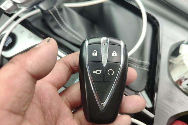 Used CHANGAN OSHAN X7 PLUS 2022 1.5T Blue Whale Edition Automatic Prestige Version Vehicle Key