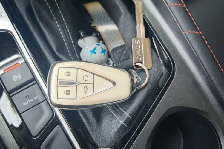 Used CHANGAN OSHAN X7 PLUS 2022 1.5T Blue Whale Edition Automatic Luxury Trim Vehicle Key