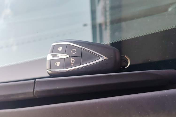 Used CHANGAN OSHAN X7 PLUS 2022 1.5T Blue Whale Edition Automatic Prestige Version Vehicle Key