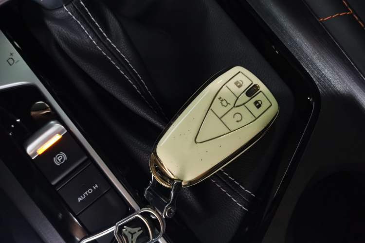 Used CHANGAN OSHAN X7 PLUS 2022 1.5T Blue Whale Edition Automatic Prestige 7-Seater Vehicle Key