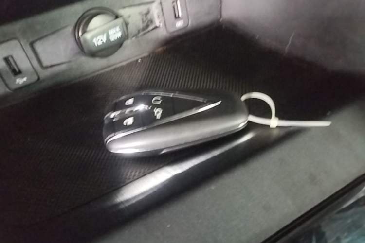 Used CHANGAN OSHAN X7 PLUS 2022 1.5T Blue Whale Edition Automatic Luxury Trim Vehicle Key