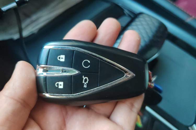 Used CHANGAN OSHAN X7 PLUS 2022 1.5T Blue Whale Edition Automatic ZhiZun Model Vehicle Key