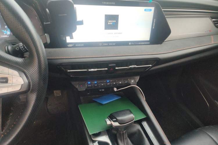 Used CHANGAN OSHAN X7 PLUS 2022 1.5T Blue Whale Edition Automatic Prestige Version Audio And AC Panel