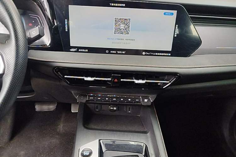 Used CHANGAN OSHAN X7 PLUS 2022 1.5T Blue Whale Edition Automatic Smart Luxury 7-Seater Audio And AC Panel
