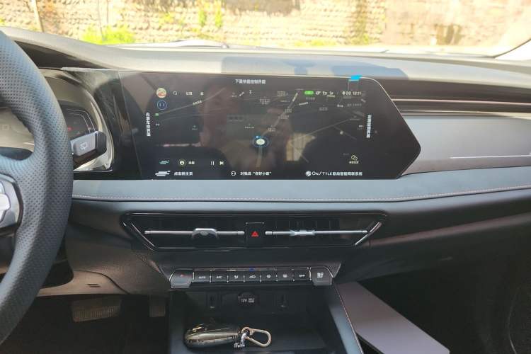 Used CHANGAN OSHAN X7 PLUS 2022 1.5T Blue Whale Edition Automatic Prestige 7-Seater Audio And AC Panel