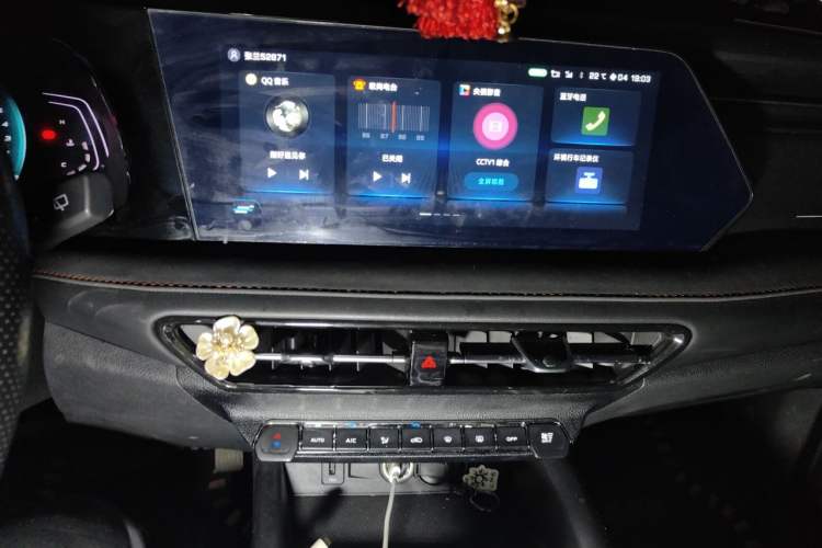 Used CHANGAN OSHAN X7 PLUS 2022 1.5T Blue Whale Edition Automatic Prestige Version Audio And AC Panel