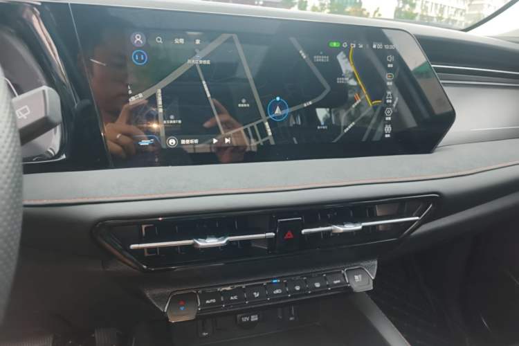 Used CHANGAN OSHAN X7 PLUS 2022 1.5T Blue Whale Edition Automatic Prestige Version Audio And AC Panel