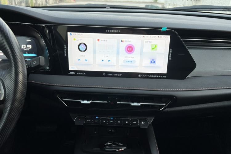 Used CHANGAN OSHAN X7 PLUS 2022 1.5T Blue Whale Edition Automatic Geeker Navigation Model Audio And AC Panel