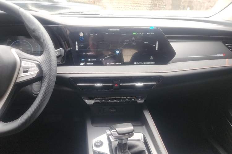 Used CHANGAN OSHAN X7 PLUS 2022 1.5T Blue Whale Edition Automatic Prestige 7-Seater Audio And AC Panel