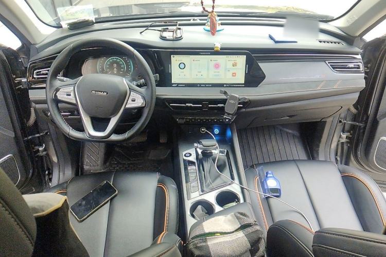 Used CHANGAN OSHAN X7 PLUS 2022 1.5T Blue Whale Edition Automatic Prestige 7-Seater Center Console