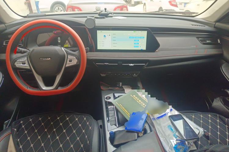 Used CHANGAN OSHAN X7 PLUS 2022 1.5T Blue Whale Edition Automatic Geeker Flagship Model Center Console