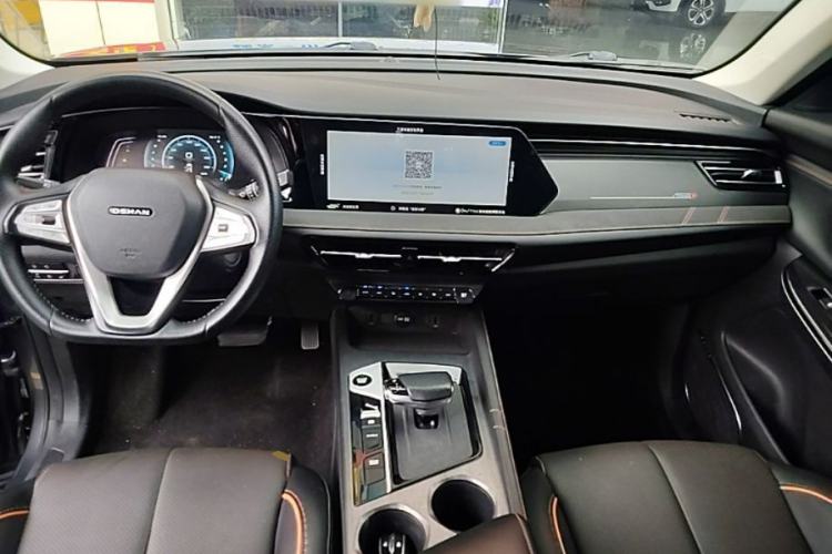 Used CHANGAN OSHAN X7 PLUS 2022 1.5T Blue Whale Edition Automatic Smart Luxury 7-Seater Center Console
