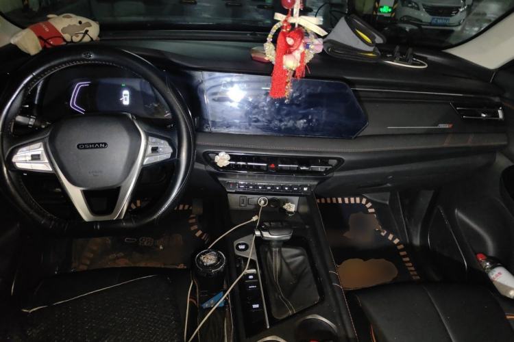 Used CHANGAN OSHAN X7 PLUS 2022 1.5T Blue Whale Edition Automatic Prestige Version Center Console