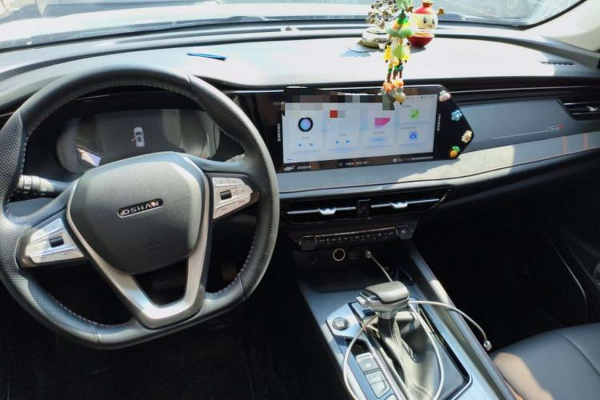 Used CHANGAN OSHAN X7 PLUS 2022 1.5T Blue Whale Edition Automatic Prestige Version Center Console