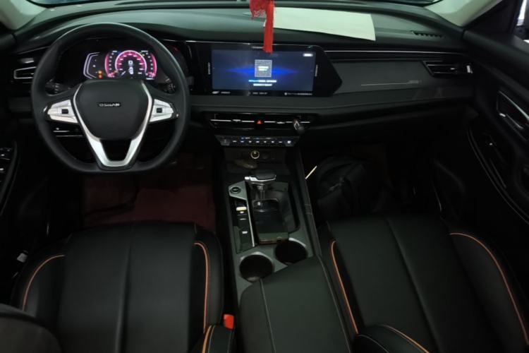 Used CHANGAN OSHAN X7 PLUS 2022 1.5T Blue Whale Edition Automatic Prestige Version Center Console