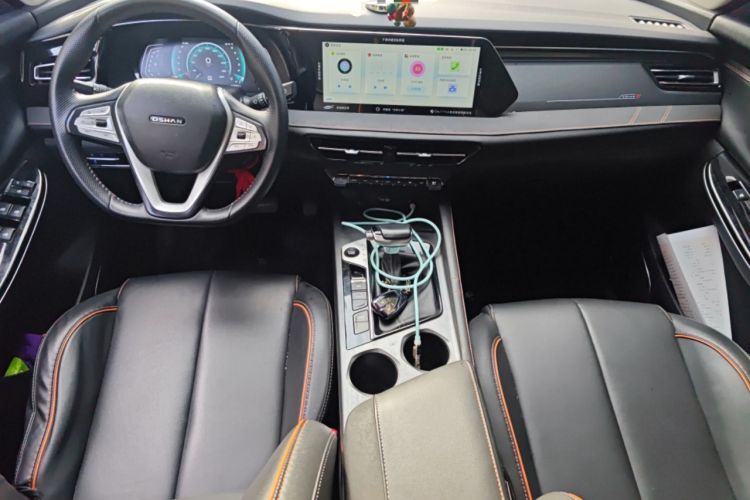 Used CHANGAN OSHAN X7 PLUS 2022 1.5T Blue Whale Edition Automatic Prestige Version Center Console