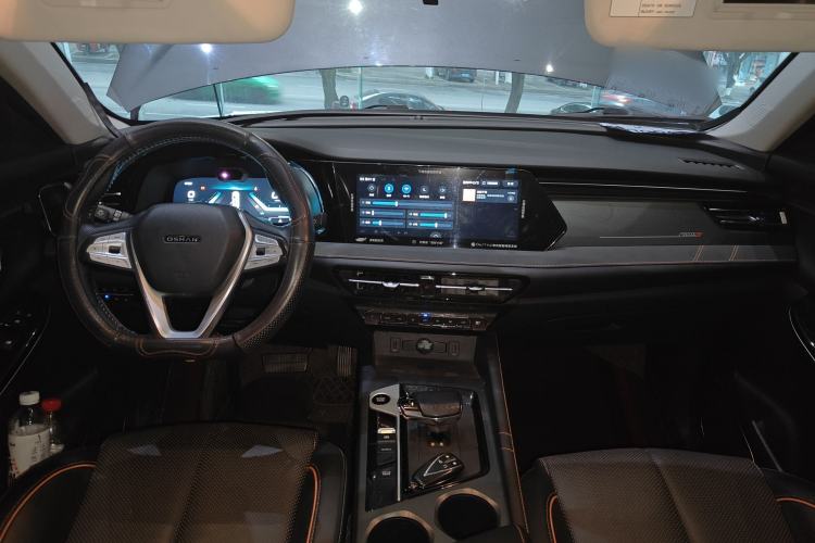 Used CHANGAN OSHAN X7 PLUS 2022 1.5T Blue Whale Edition Automatic Geeker Flagship Model Center Console