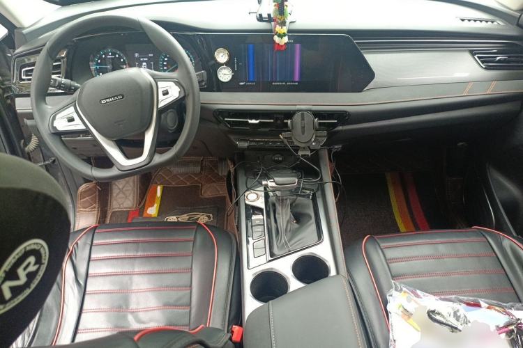 Used CHANGAN OSHAN X7 PLUS 2022 1.5T Blue Whale Edition Automatic Luxury Trim Center Console