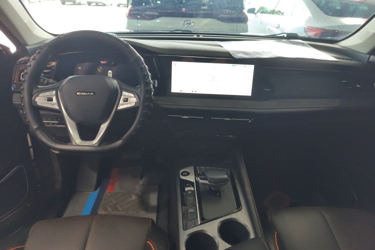 Used CHANGAN OSHAN X7 PLUS 2022 1.5T Blue Whale Edition Automatic Geeker Flagship Model Center Console