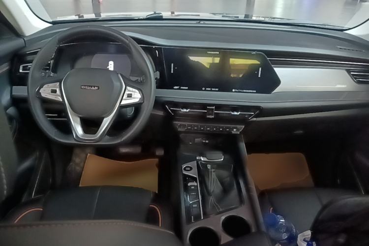 Used CHANGAN OSHAN X7 PLUS 2022 1.5T Blue Whale Edition Automatic Prestige Version Center Console