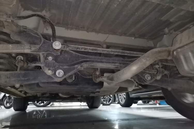 Used CHANGAN OSHAN X7 PLUS 2022 1.5T Blue Whale Edition Automatic Prestige Version Chassis Rear