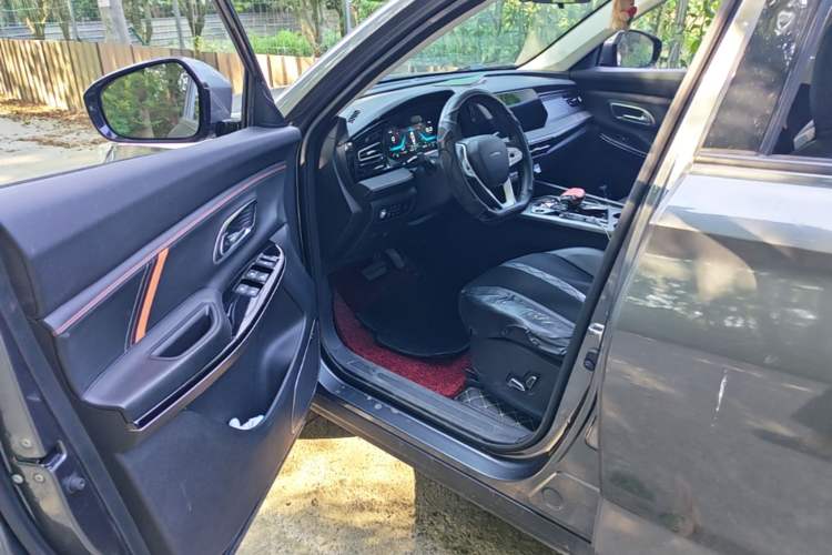 Used CHANGAN OSHAN X7 PLUS 2022 1.5T Blue Whale Edition Automatic Geeker Flagship Model Driver Seat