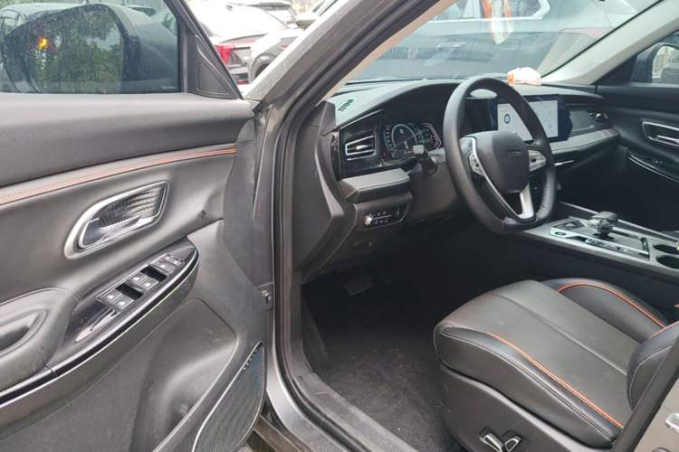 Used CHANGAN OSHAN X7 PLUS 2022 1.5T Blue Whale Edition Automatic ZhiZun Model Driver Seat