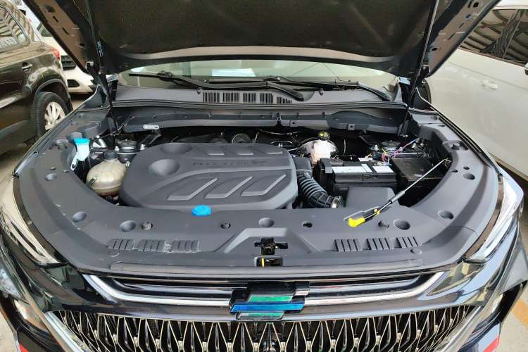 Used CHANGAN OSHAN X7 PLUS 2022 1.5T Manual Luxury Version Engine Bay