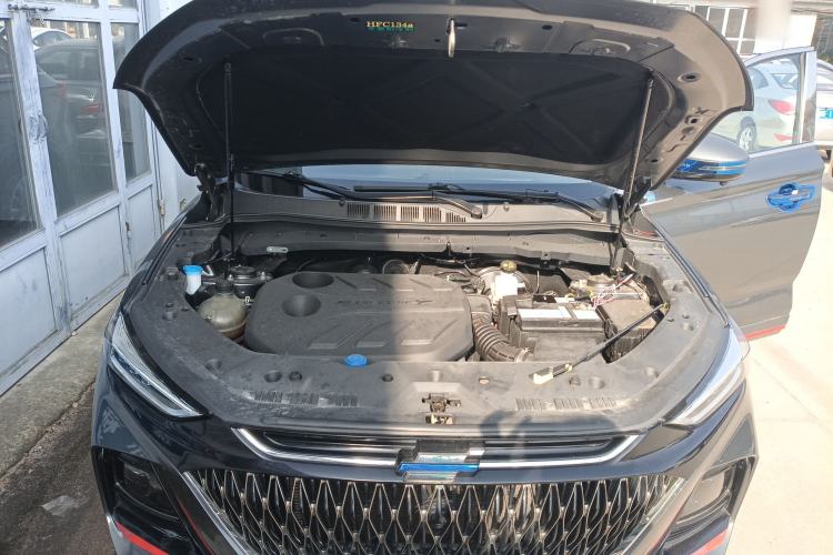 Used CHANGAN OSHAN X7 PLUS 2022 1.5T Manual Luxury Version Engine Bay