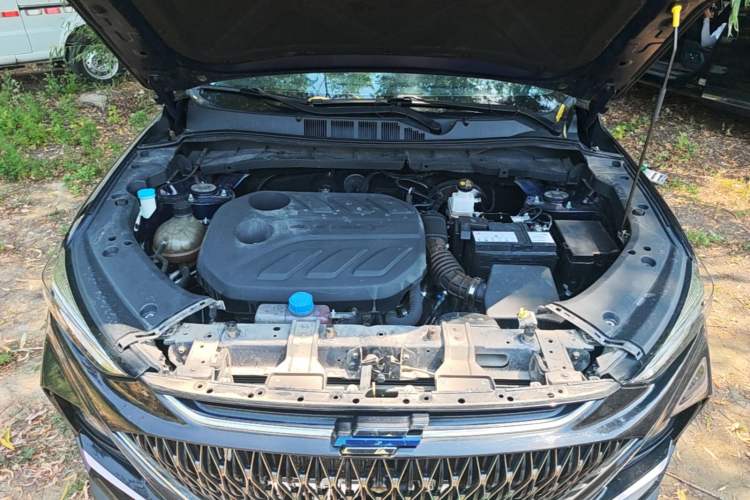 Used CHANGAN OSHAN X7 PLUS 2022 1.5T Blue Whale Edition Automatic Geeker Navigation Model Engine Bay