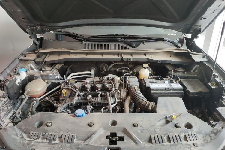Used CHANGAN OSHAN X7 PLUS 2022 1.5T Manual Luxury Version Engine Bay