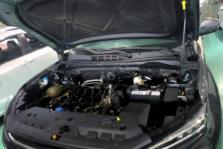 Used CHANGAN OSHAN X7 PLUS 2022 1.5T Blue Whale Edition Automatic Luxury Version Engine Bay